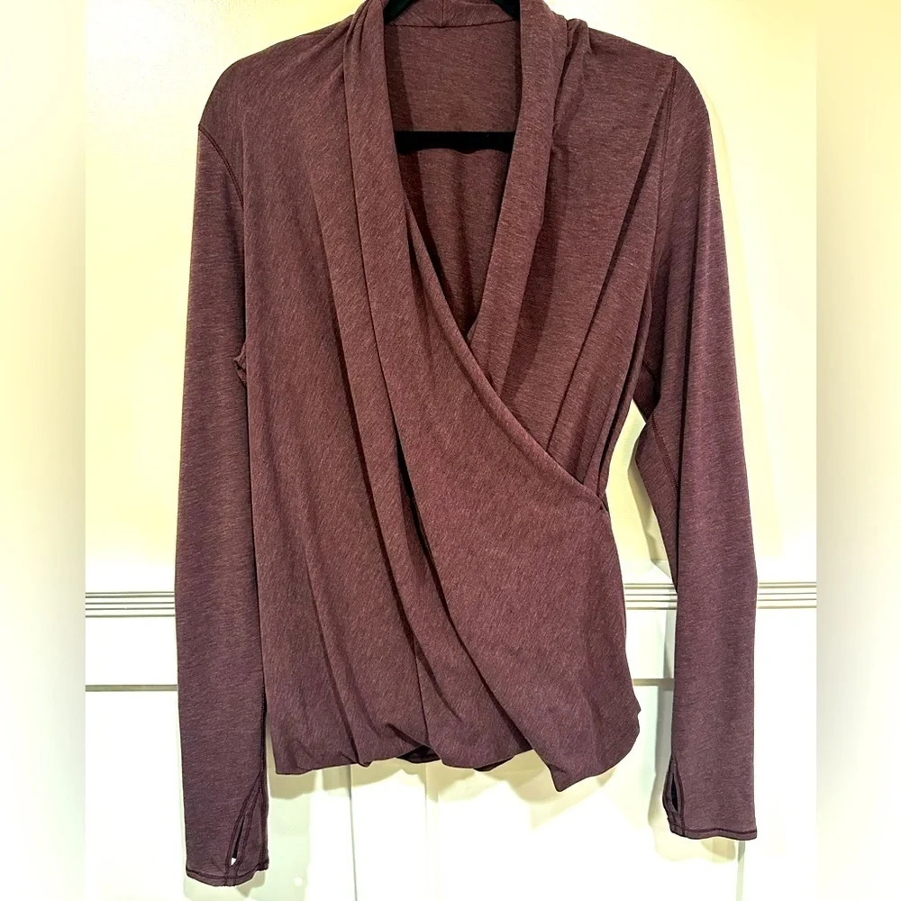 Lululemon-Radiant Long Sleeve